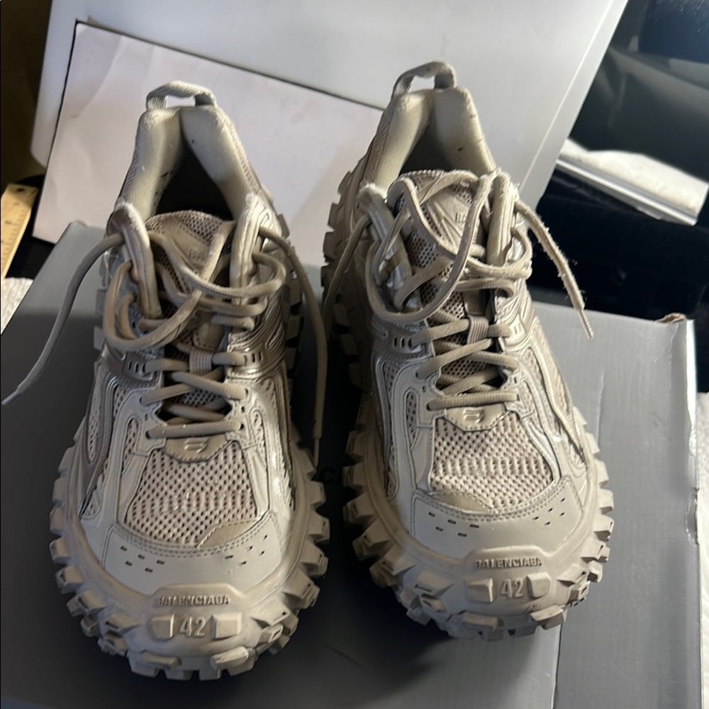 Balenciaga Bouncer Sneakers Men’s Size EU-42 US-8 Beige Athletic Shoes - Picture 3 of 16